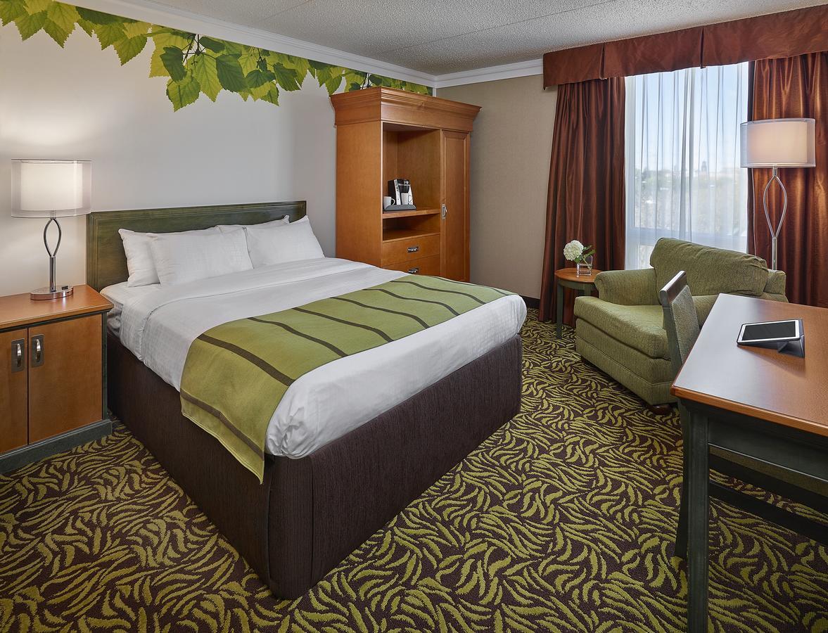 Varscona Hotel On Whyte Edmonton Oda fotoğraf