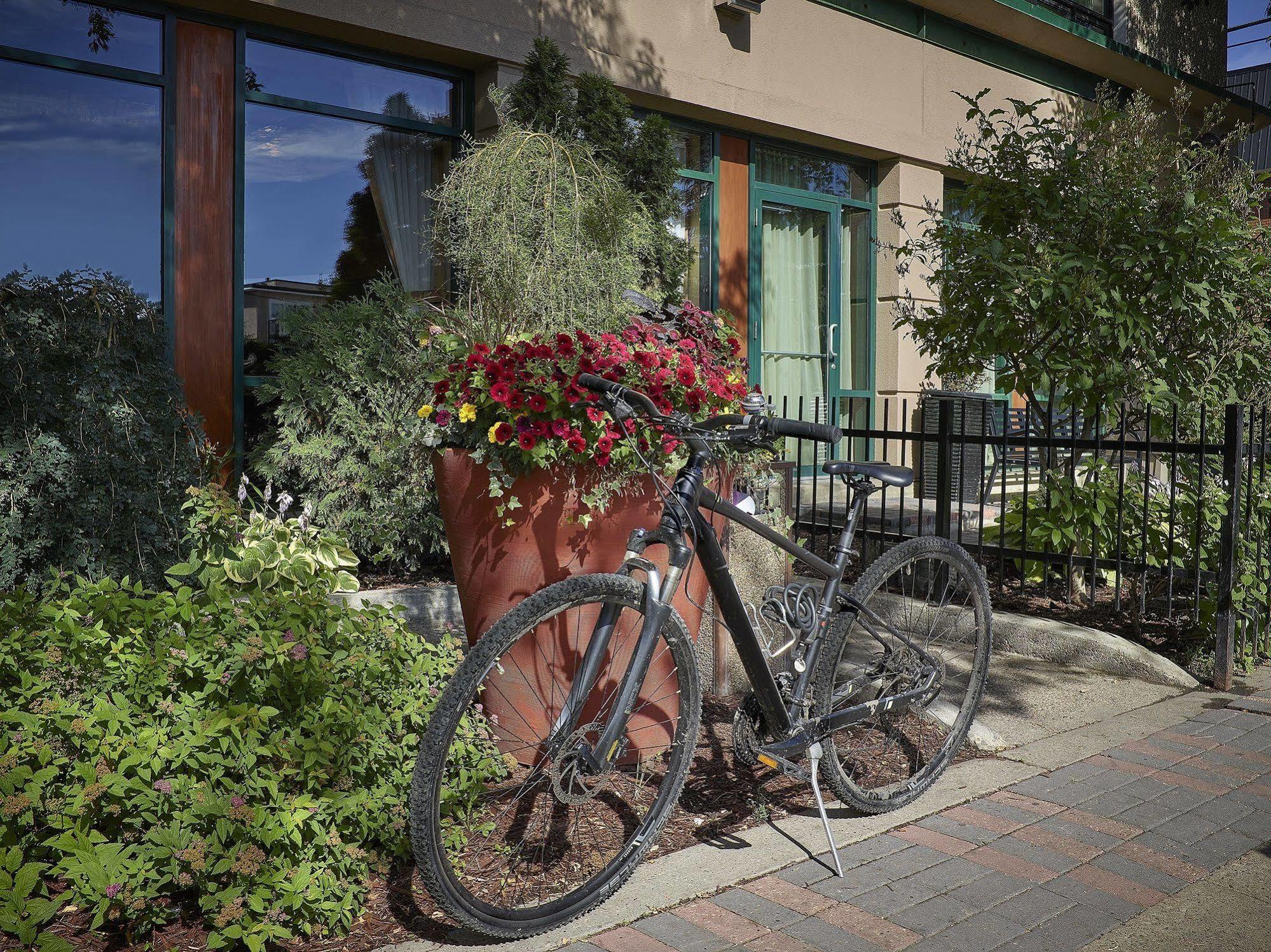 Varscona Hotel On Whyte Edmonton Dış mekan fotoğraf
