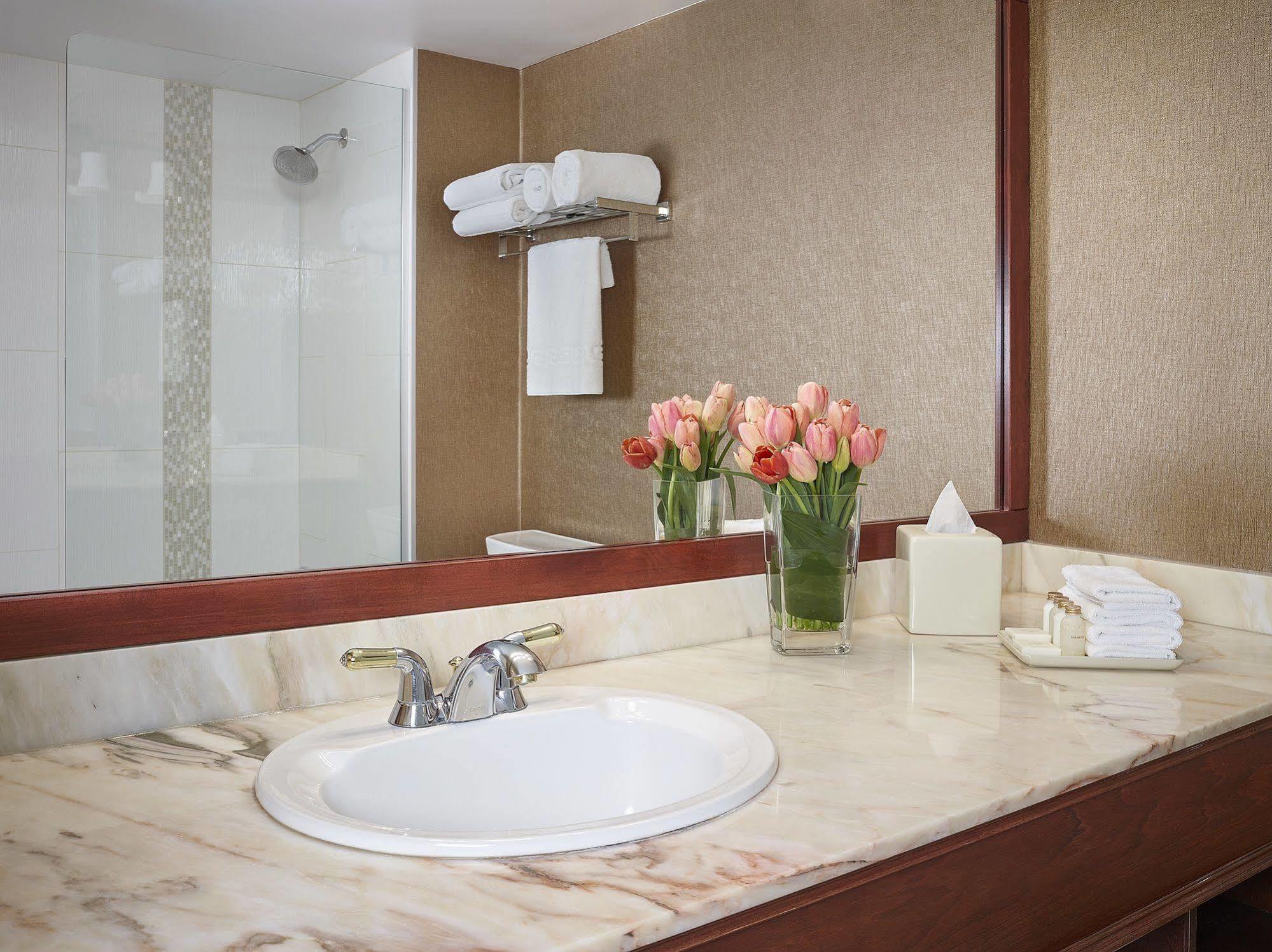 Varscona Hotel On Whyte Edmonton Dış mekan fotoğraf